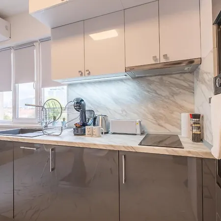 Cute 1br Near Ndk / Mountain View / 300mbps Sofia